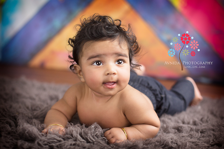 eshaan doing push ups during his millburn baby photography new jersey session