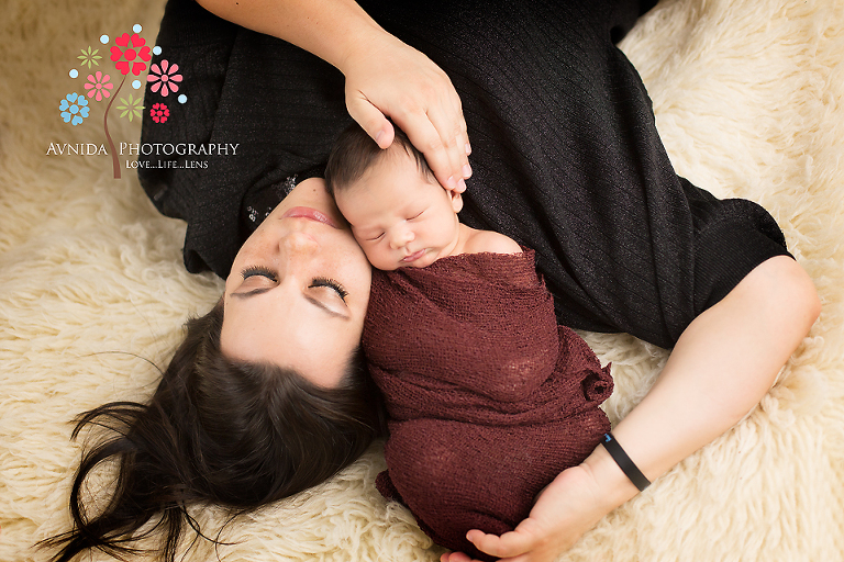 newborn photography dallas, sleeping with mom