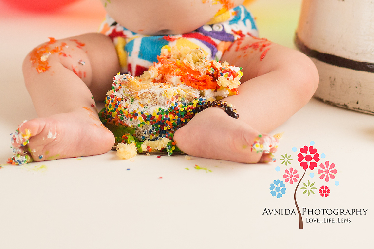 cake smash photography - yes I have cake on my toes so what