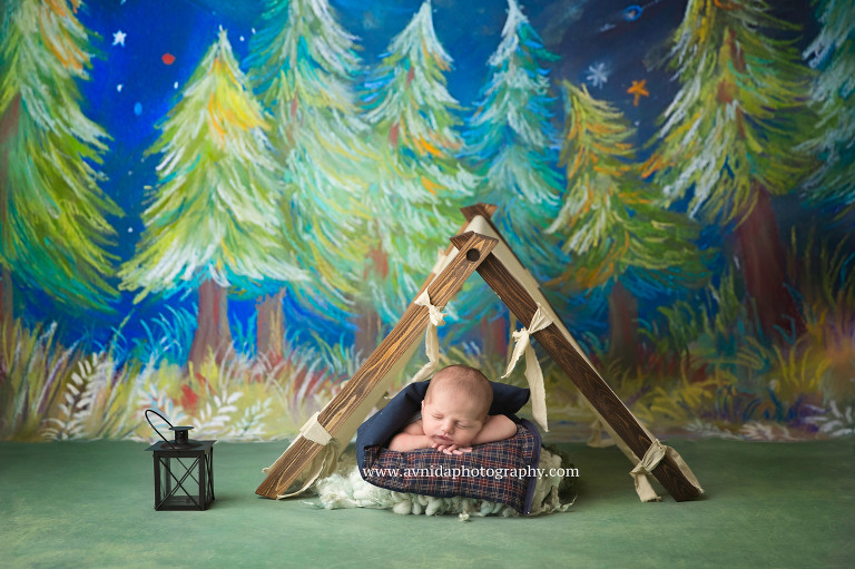 Newborn-photography-baby-camping-in-jungle