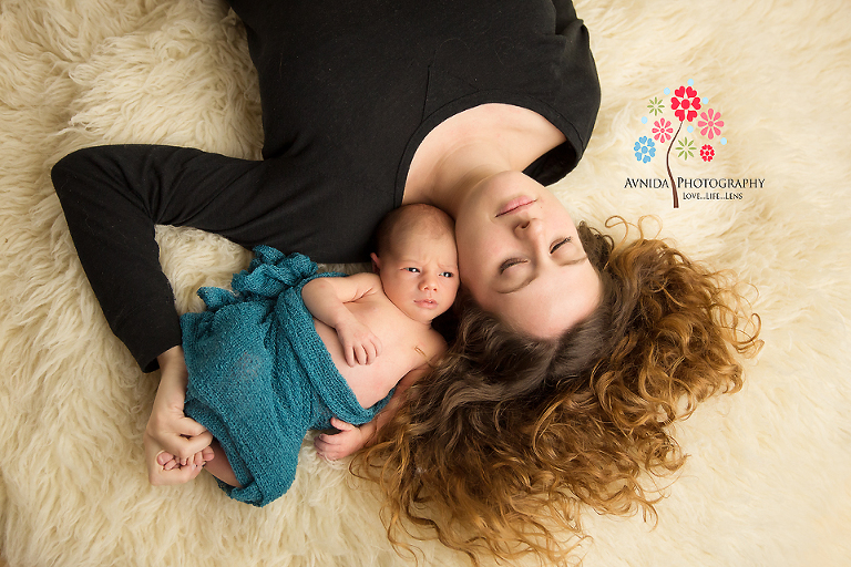 Dallas Newborn Photographer Mom flokati