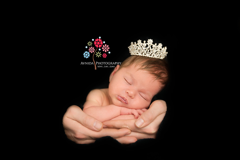 newborn photography morristown nj princess with her crown by www.avnidaphotography.com