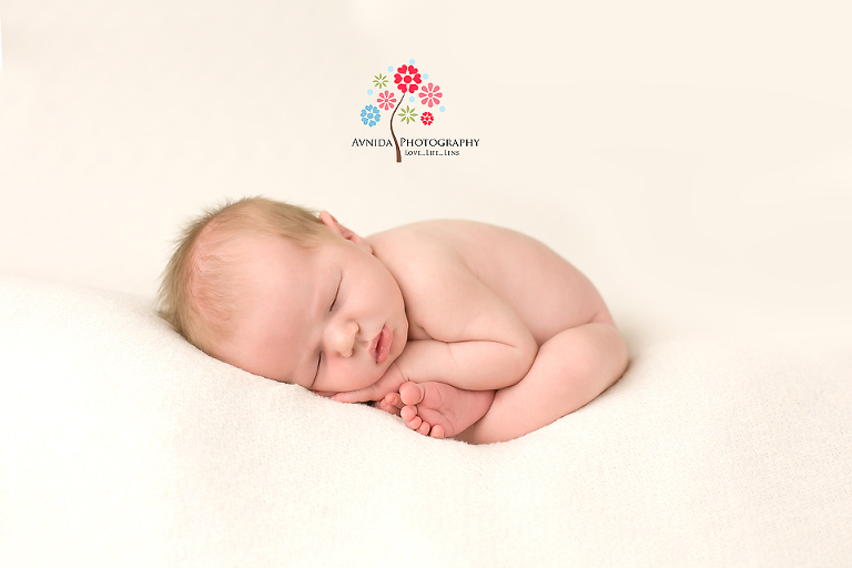 newborn photography basking ridge nj sleeping on stomach by www.avnidaphotography.com