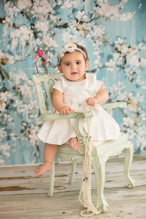 Cake Smash Photography Millburn New Jersey - sitting on her throne