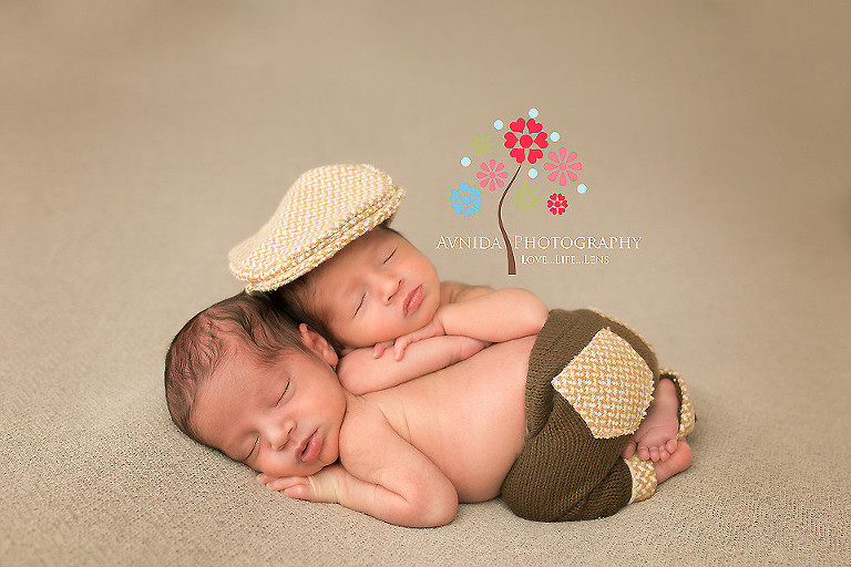 Wayne NJ newborn photographer - friends forever