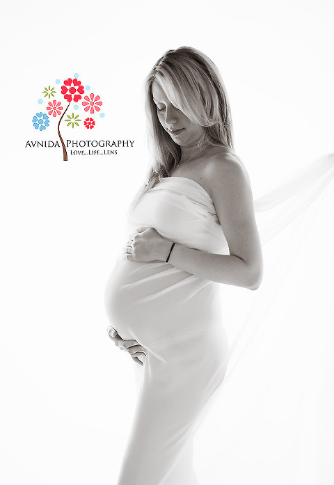 North NJ maternity photographer - blissful in white