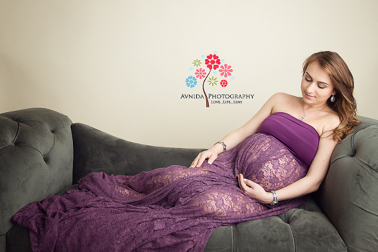 Maternity Photographer Summit NJ - I love the contrast of colors in this photograph