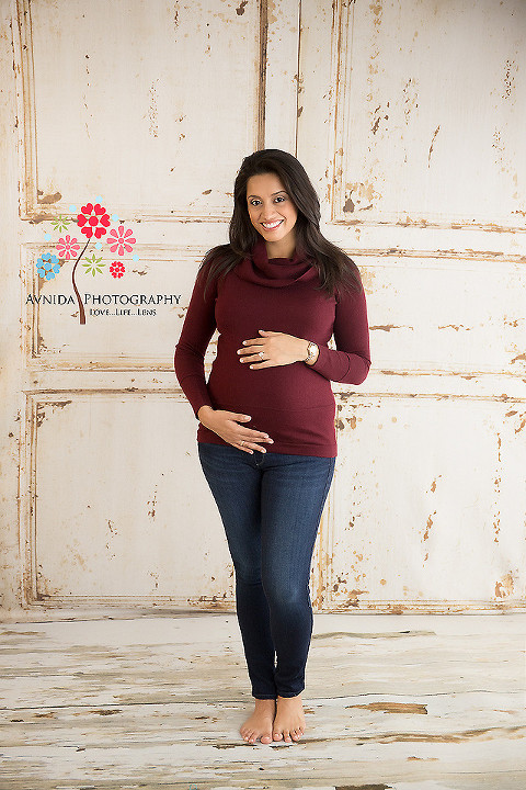 Maternity Photography Tewksbury NJ - Striking the perfect pose