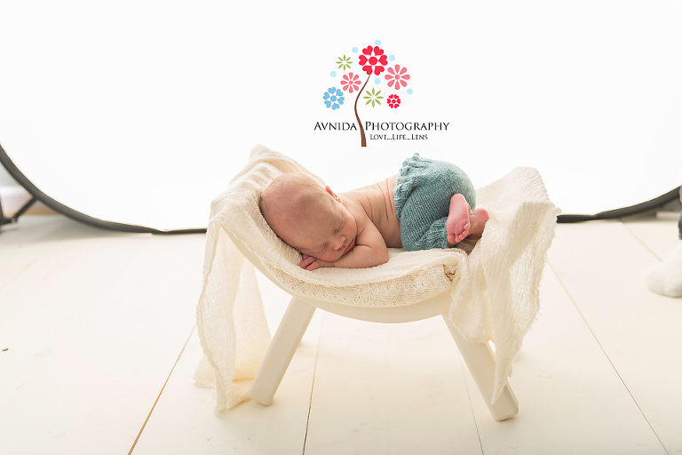 SOOC Newborn Photograph with High-Key Lighting by Avnida Photography