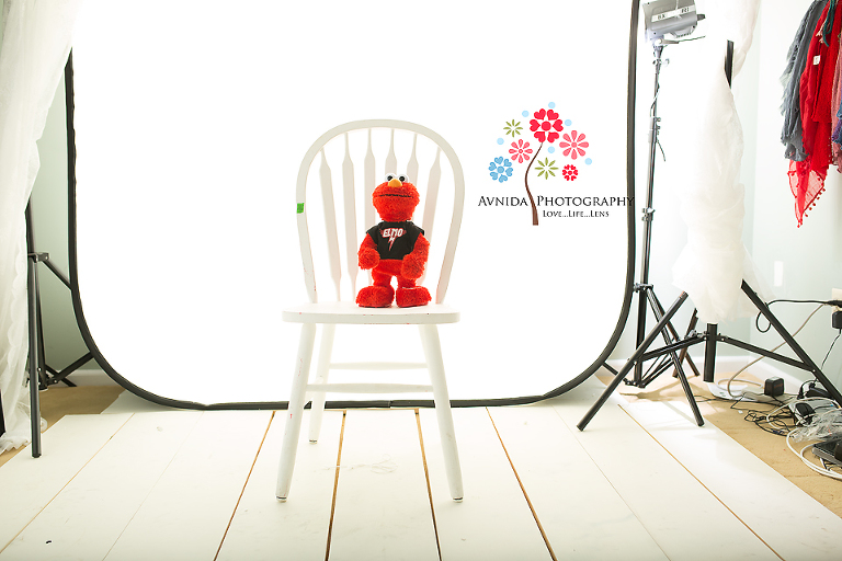 HiLite Setup Explained with the use of Elmo by Avnida Photography, finest studio for Newborn Photography NJ