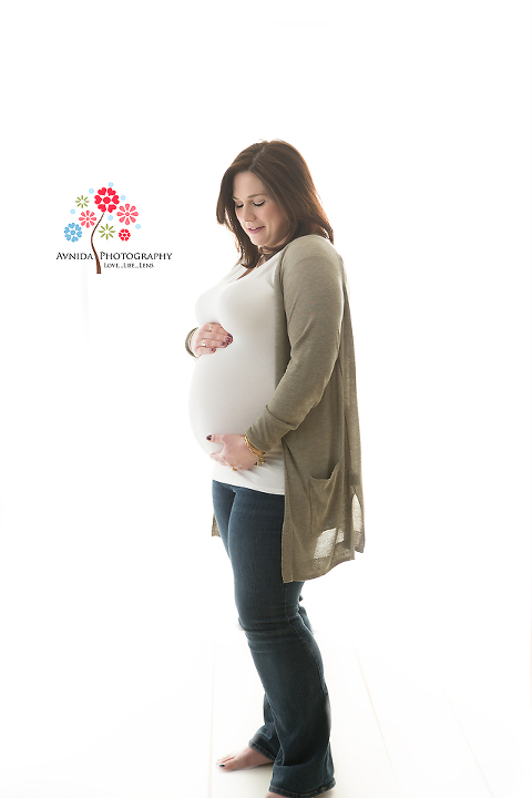 Maternity Photography Edgewater NJ - what perfect lighting for the maternity session