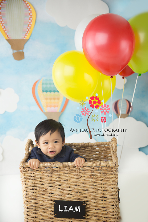 Hot air balloon themed air smash session: Ideas for Cake smash Photography Sets by Avnida Photography