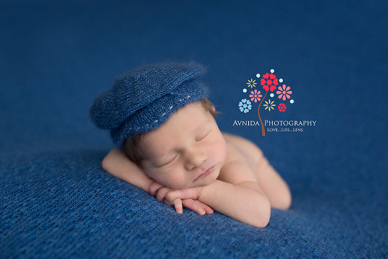 Matching Colors in Newborn Photography: A perspective by Avnida Photography, expert newborn photography studio