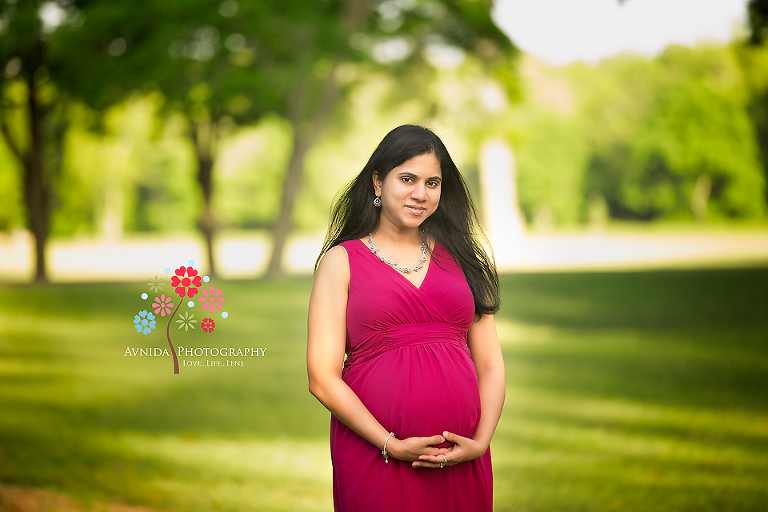 Edgewater NJ newborn and maternity photographer - What a beautiful mom and the perfect scenery to accompany her beauty