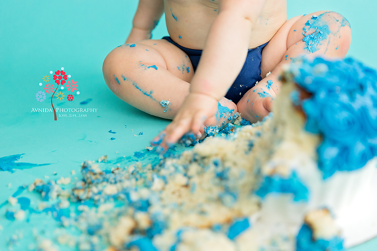 Cake Smash Photographer Secaucus NJ - Alex shows the rest of the baby world how a cake smash is done