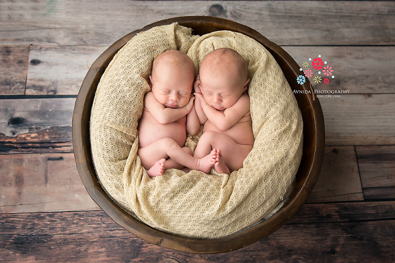 Photography Ideas for Twins - Best friends stick together
