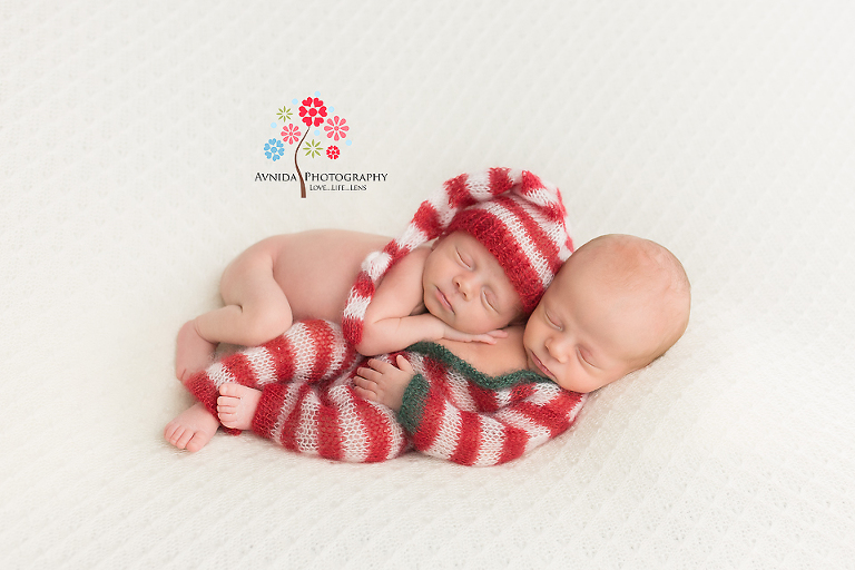 Photography Ideas for Twins - Best friends work and relax together