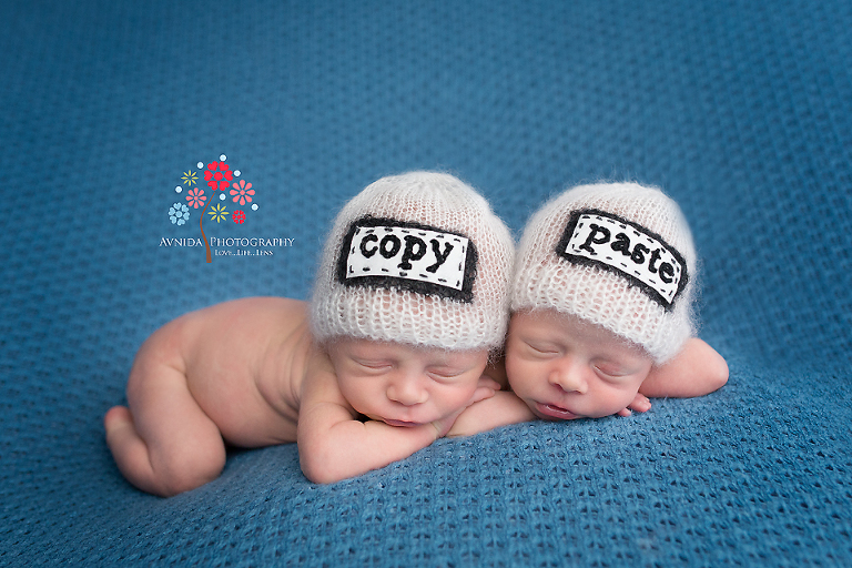 newborn twin photography ideas - Copy & Paste 2 - Because one of the best isn't enough - by Avnida Photography, one of the best photographers in NJ