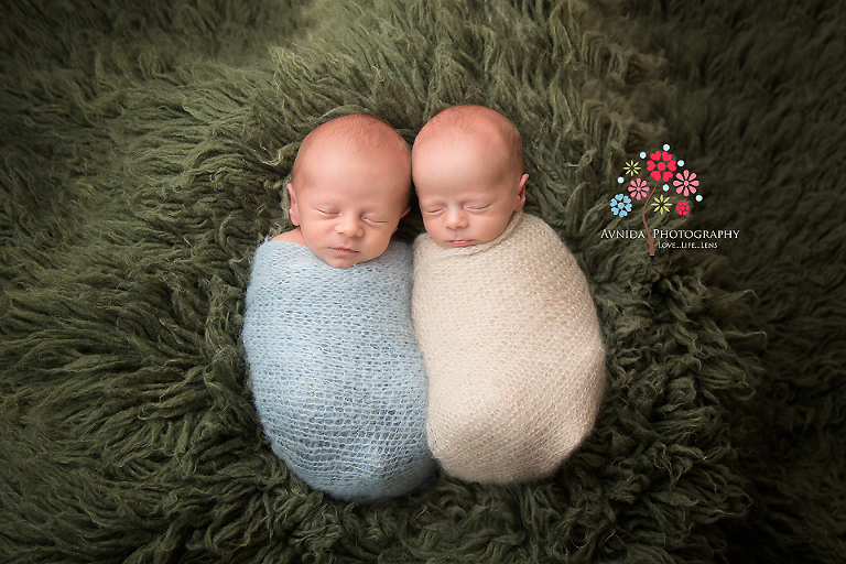 photography ideas for twins - Come closer I want to share a secret