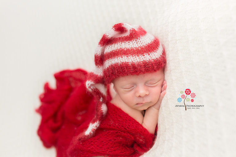 twin newborn photography - Elf 2