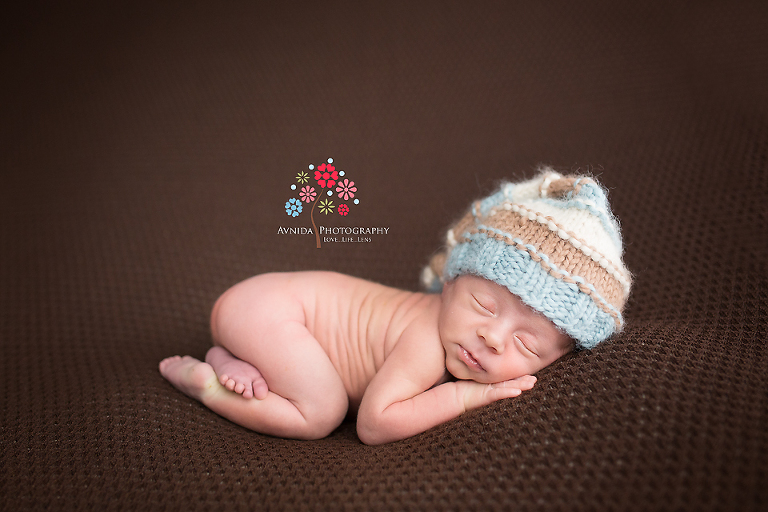 twin newborn photography - Sleeping peacefully
