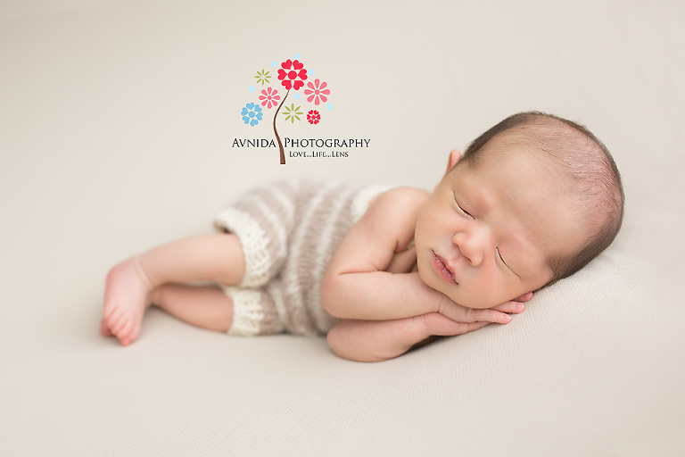 Newborn Photographer Morris County NJ - Let's see if you can guess which pose this is - here's a quick cheat sheet with images - http://www.prettyforum.com/2015/09/25/newborn-photography-posing-guide/