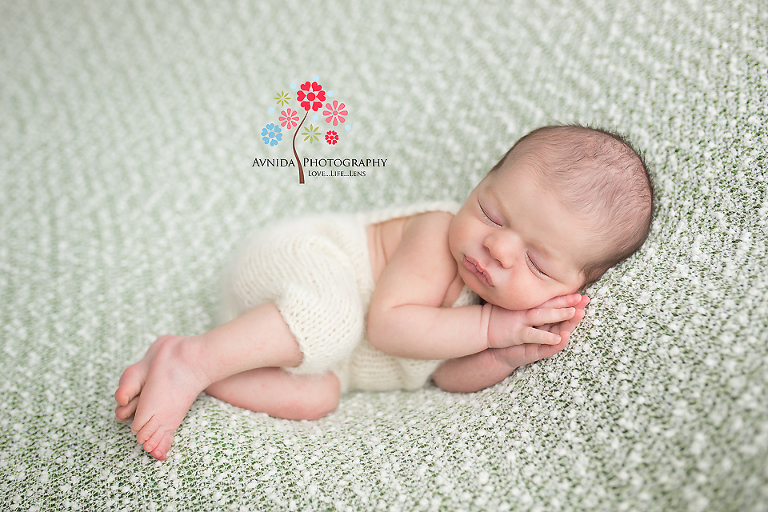 Newborn Photography New Brunswick NJ - Nothing is better. I repeat, nothing is better than simple colors for a newborn baby photography session. You need the instincts and training to match the color to the skin tone.