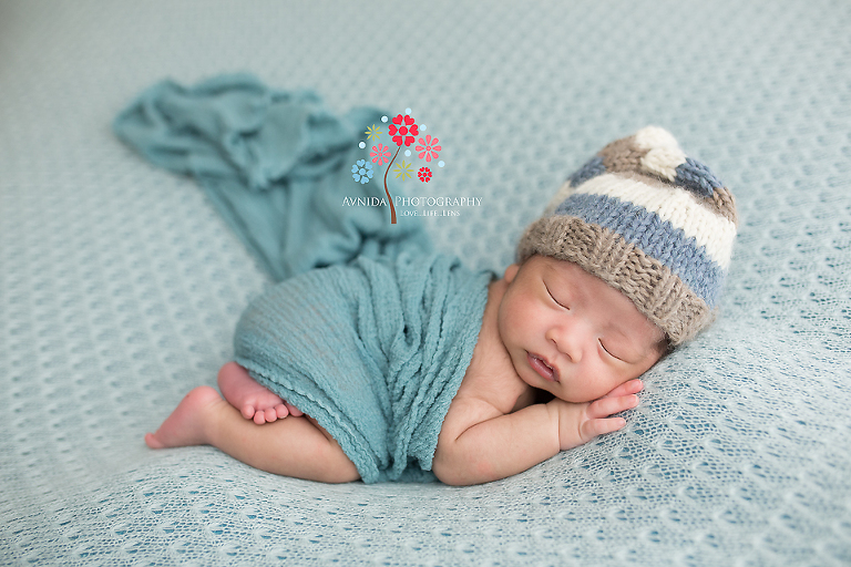 Newborn Photography Bound Brook NJ - How can you not love newborn photography? See those cute little hands and feet.