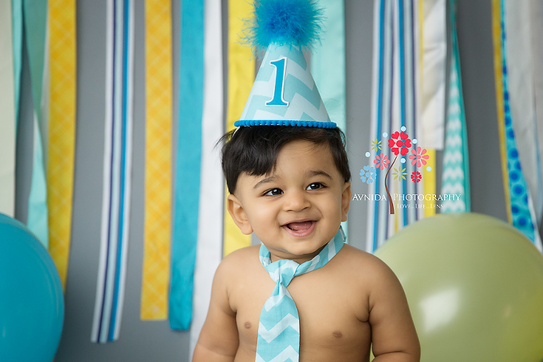 Cake Smash Photography Avalon NJ - Remember the smile I told you about, the cool tie and the stylish hat - Best Cake Smash Photography by Avnida