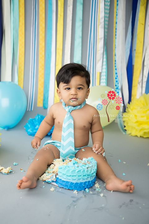 Cake Smash Photography Avalon NJ - We now interrupt thiscake smash session for this really serious look from our star performer - Best Cake Smash Photography by Avnida