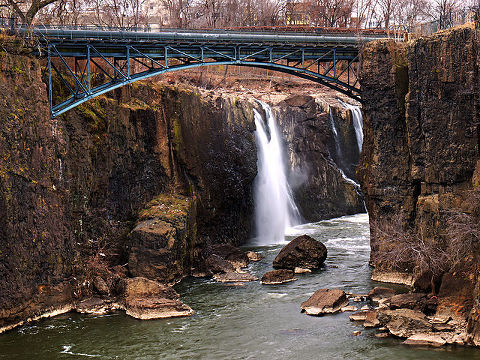 Newborn Photography Paterson NJ - Great Falls from the Park