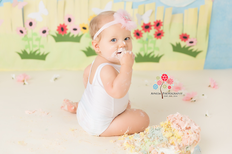 Cake Smash Photographer Rahway NJ - Ladies and gentlemen, this is how you strike a pose - The perfect little twist, eyes that are just looking at you as if asking a question, a faint smile that hides and gives away mischief at the same time
