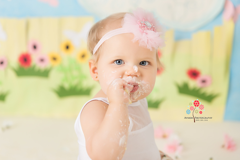 Cake Smash Photographer Rahway NJ - Speaking of eyes, a little close up of Baby Grey - what wonderful eyes she has, doesn't she