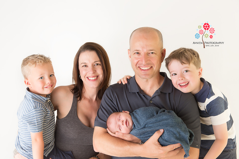 Newborn Photographer Dover NJ - This is an awesome family photograph with Baby Eddy - Seriously an amazing family - how often do you find a family where everyone gives the perfect smile together, at the same time