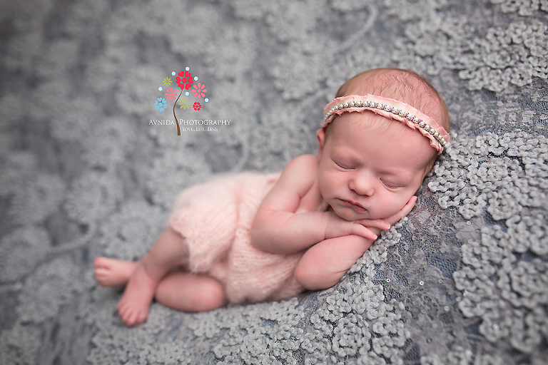 Newborn Photography Franklin NJ - So what do you think can make a newborn photograph cuter? When you get to see those cute little hands and feets, especially those little toes - melts me every time