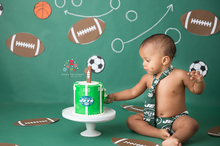 Cake Smash Photography Alpine NJ - Dad loves to play football and I love the Jets - so this cake smash setup is the perfect setup