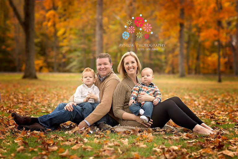 Fall Photography for Families - this is what we love doing, if only the colors were there everyday