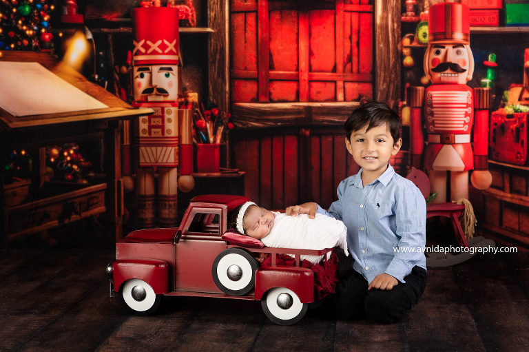 Holiday Photos in Santa's Workshop - beautiful holiday photos by NJ's best family photographer, Avnida Photography