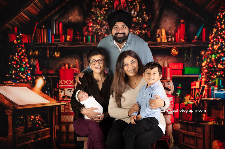 Santa's Workshop and Family Holiday Photos - beautiful holiday photos by NJ's best family photographer, Avnida Photography