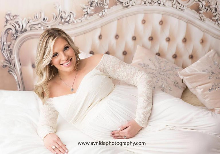 A grand maternity photograph and nothing less for this beautiful mom to be - by Avnida Photography, NJ's best maternity photographer