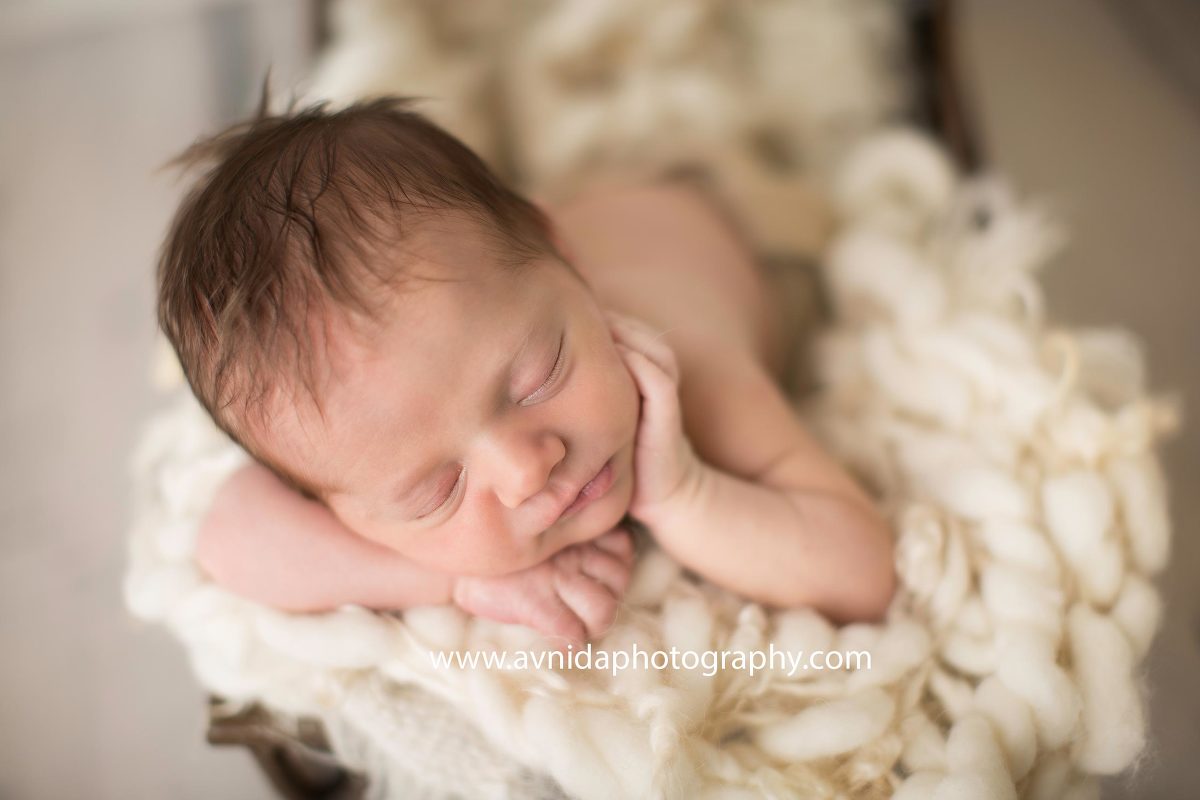 Newborn Photography Avalon NJ A little closer and would you look at the hair on this little one(pp_w1200_h800)