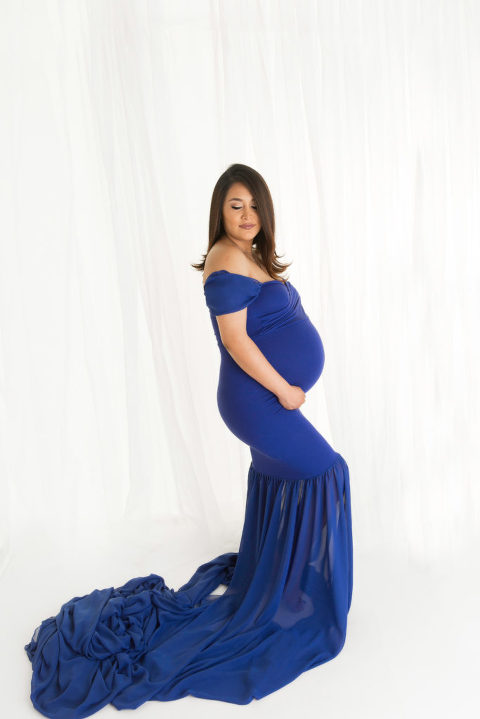 Maternity Photo Shoot by Avnida Photography