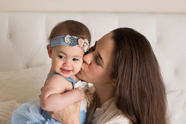 6 month old baby pictures Basking Ridge NJ - Someone is already shy