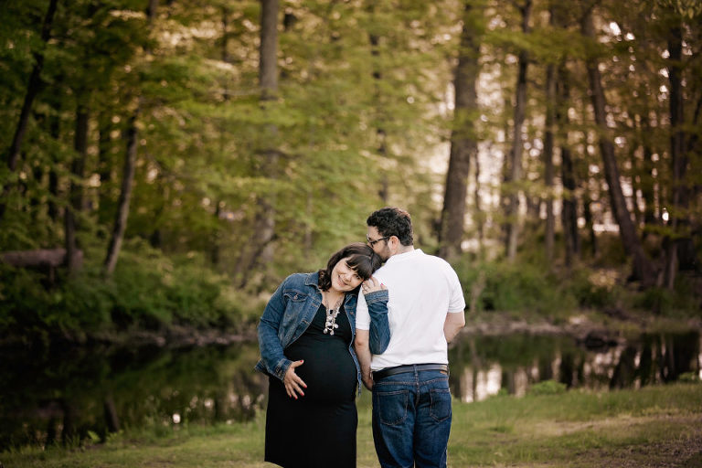Maternity Photographer Bergen County NJ - Perfect scenery, perfect couple, the best combination