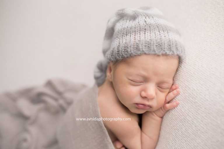 Newborn Photography Hackettstown NJ - See those little newborn baby fingers, that's why I love being a photographer