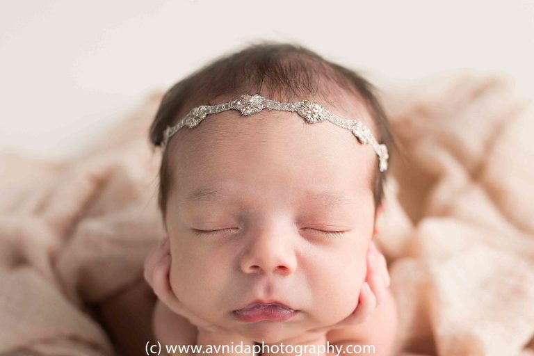 Newborn Photography Gladstone NJ - Now this is how you rock the hands on chin pose. With style and confidence.