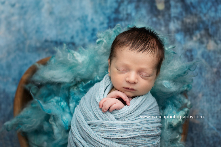 A sea of tranquility. That is what I call this combination of blue and green colors. Personally, I love this combination for the Newborn Photography Mendham NJ session.
