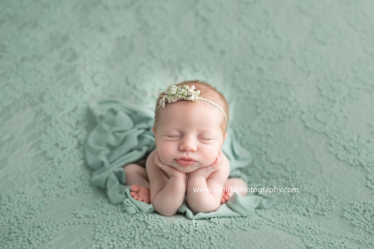 Baby Mackenzie nailed the hands on chin pose. And this shade of green complements her skin tone perfectly. Beauty, pure beauty.