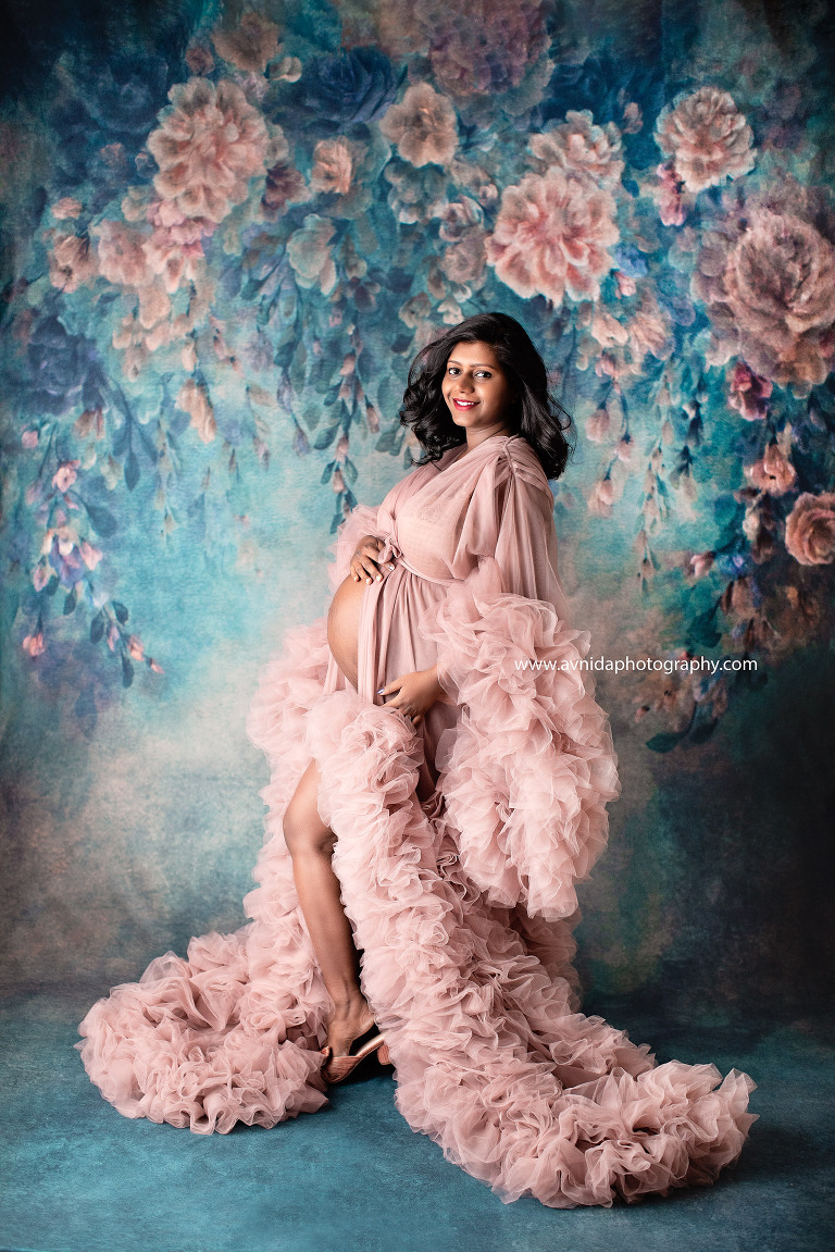 Maternity Photography Gowns - pink gown, beautiful backdrop in blue and pink by Avnida Photography
