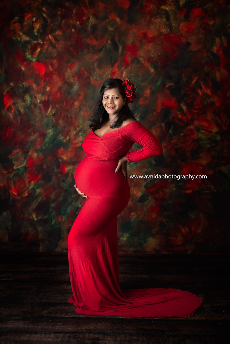 Maternity Photography Gowns - Red in the style of the 1970